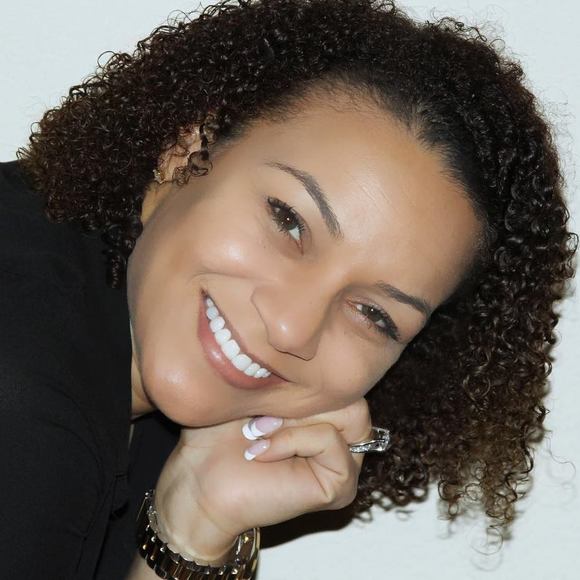 Meet your Posher, Pauline - Picture 1 of 1